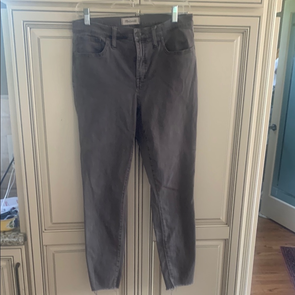 Madewell Gray 9 inch high rise Skinny Jeans with Sleek Design